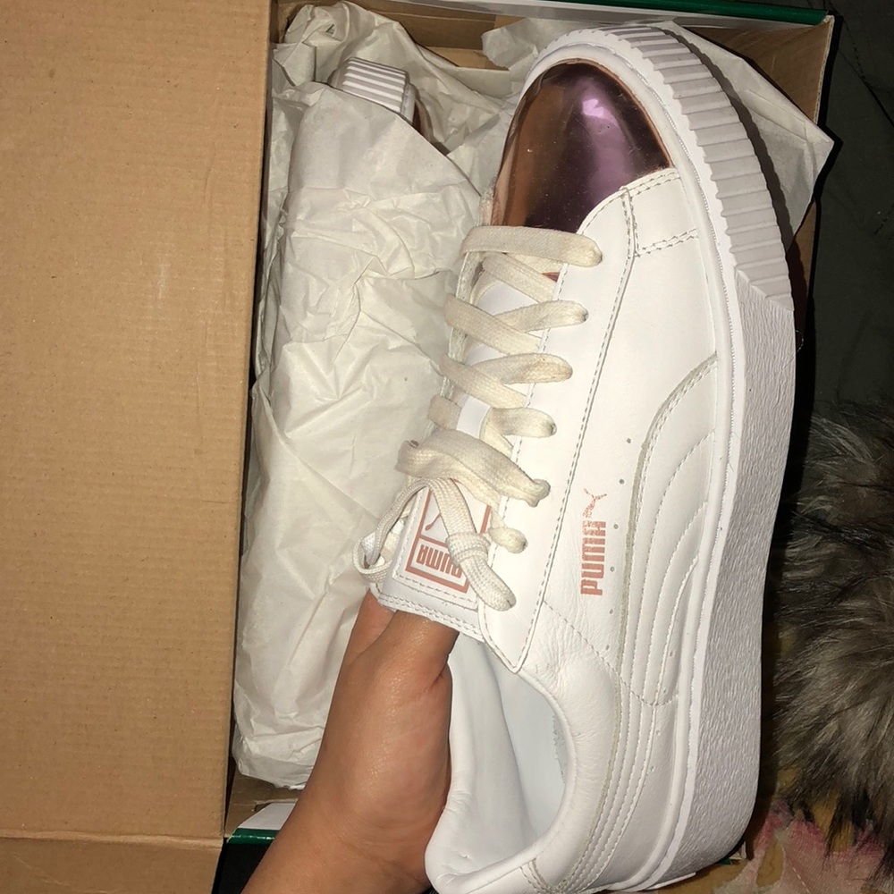 Women's pumas